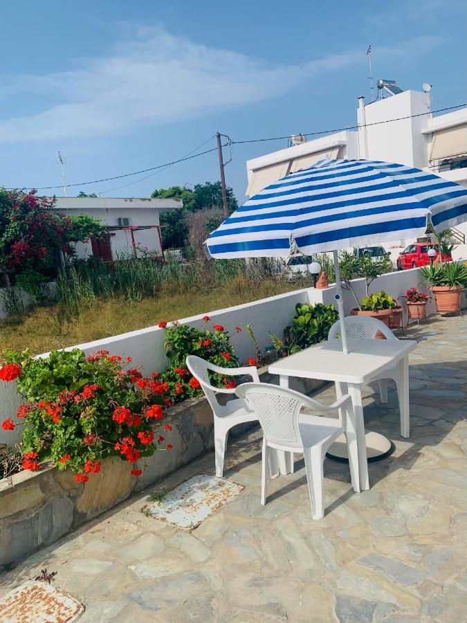 Manousos Rooms Adamantas  Zewnętrze zdjęcie