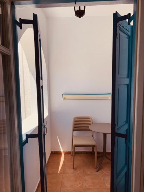 Manousos Rooms Adamantas  Zewnętrze zdjęcie