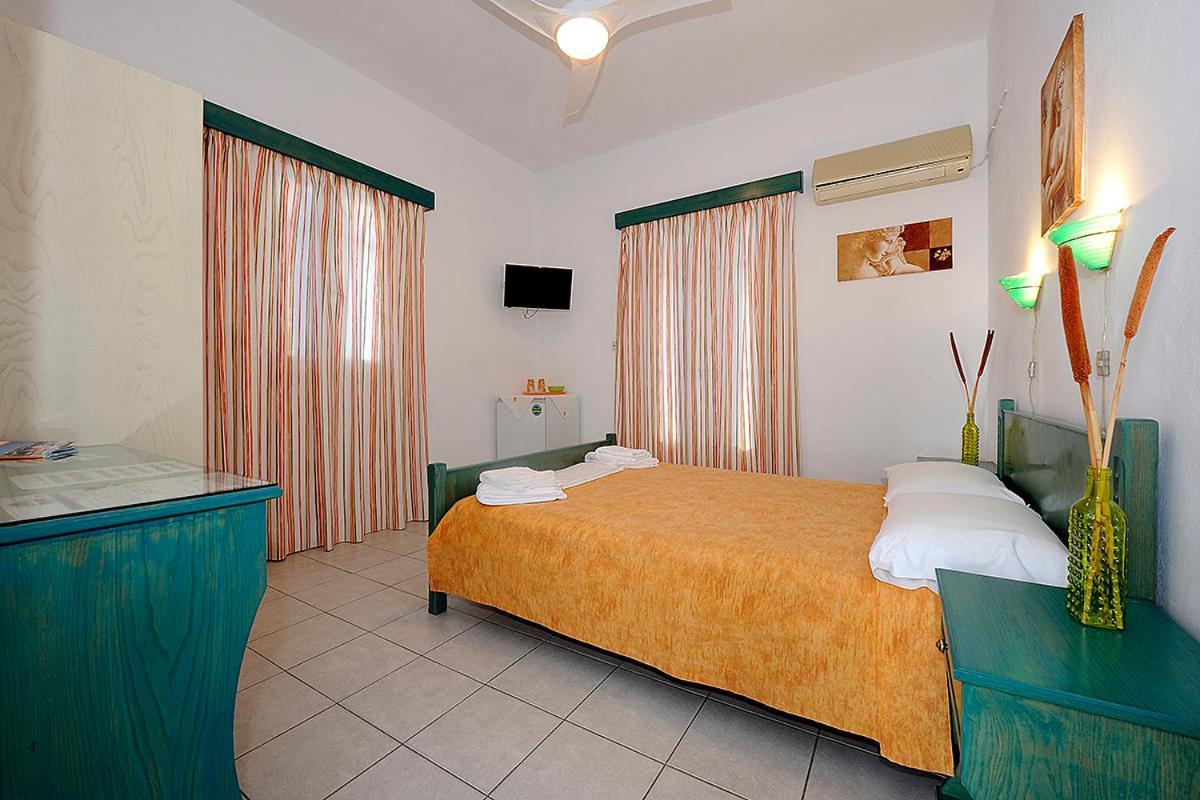 Manousos Rooms Adamantas  Zewnętrze zdjęcie